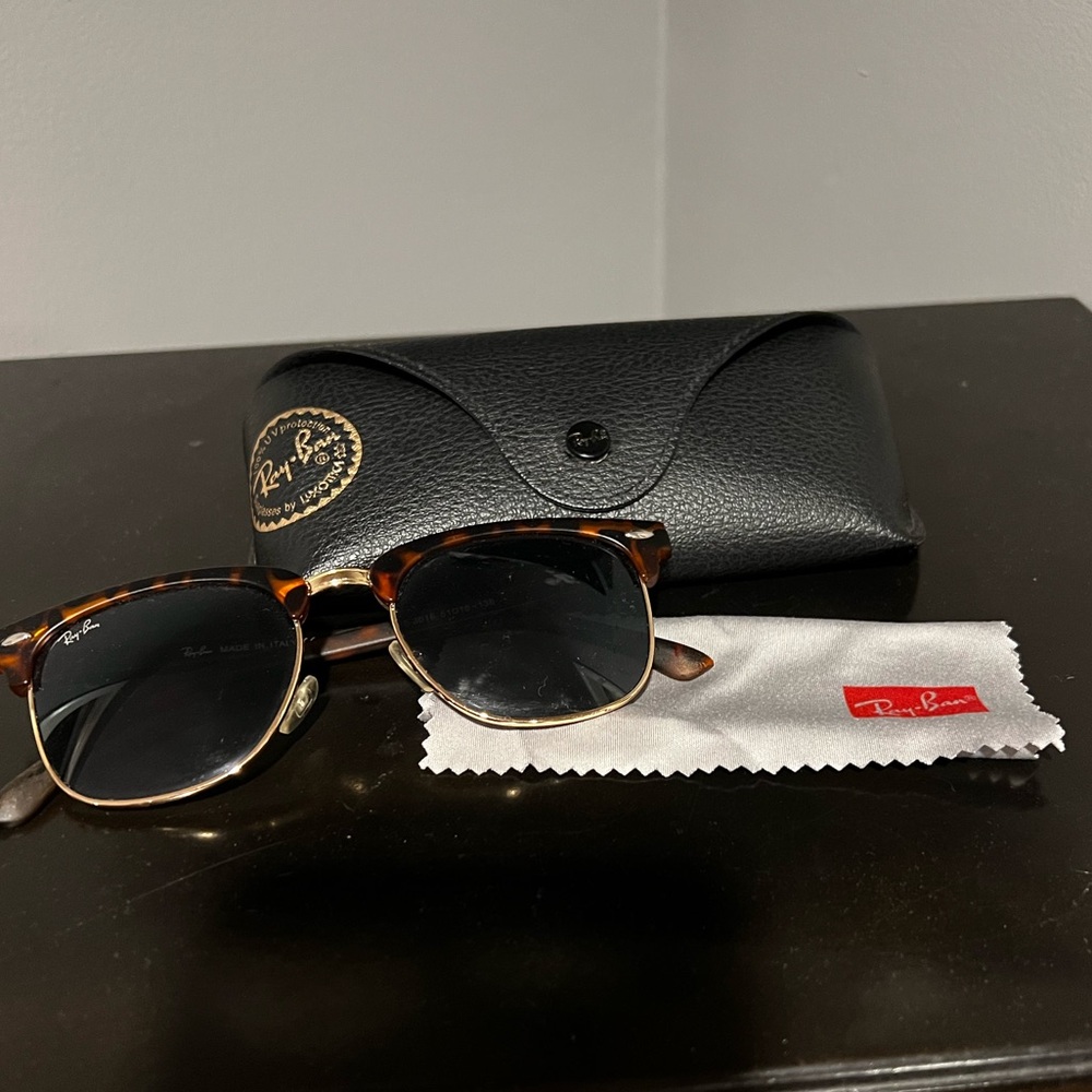 Ray-Ban Clubmaster Classic Polished Tortoise on Gold Sunglasses - Picture 5 of 16